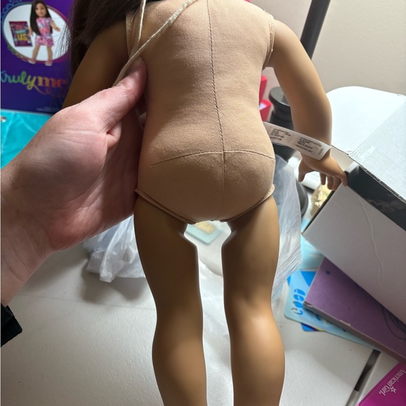 American girl. Brown hair brown eyes - Picture 11 of 12